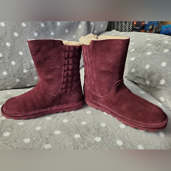 Brand New, Never worn, BearPaw Short Wide boots - Picture 6 of 13